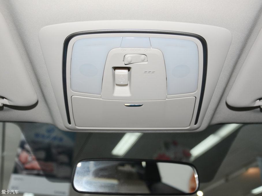 2018���D60 1.6L XV �ք������A��