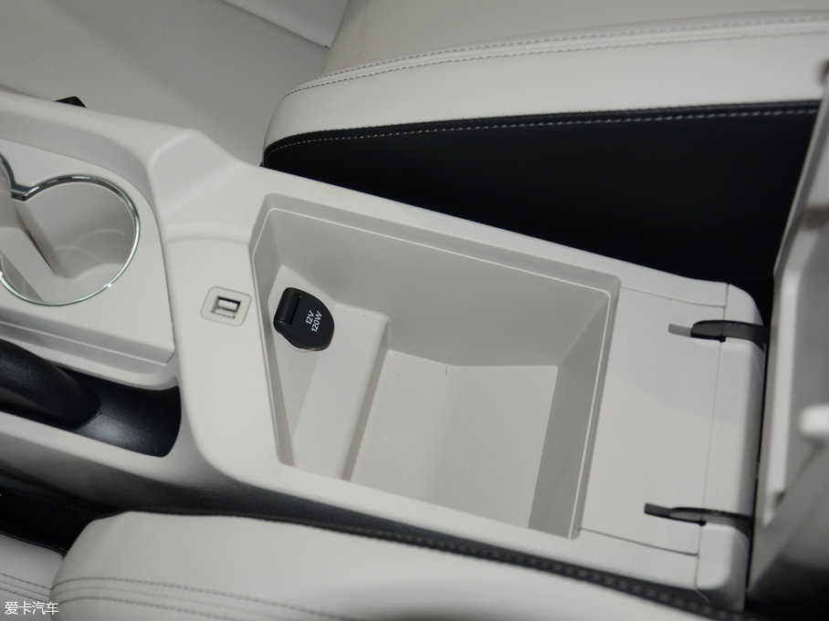 2018���D60 1.6L XV �ք������A��