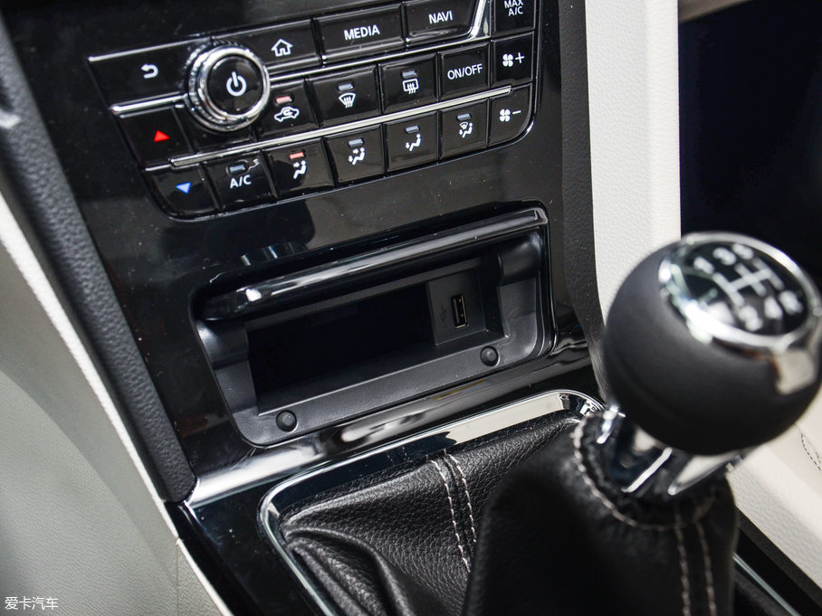 2018���D60 1.6L XV �ք������A��