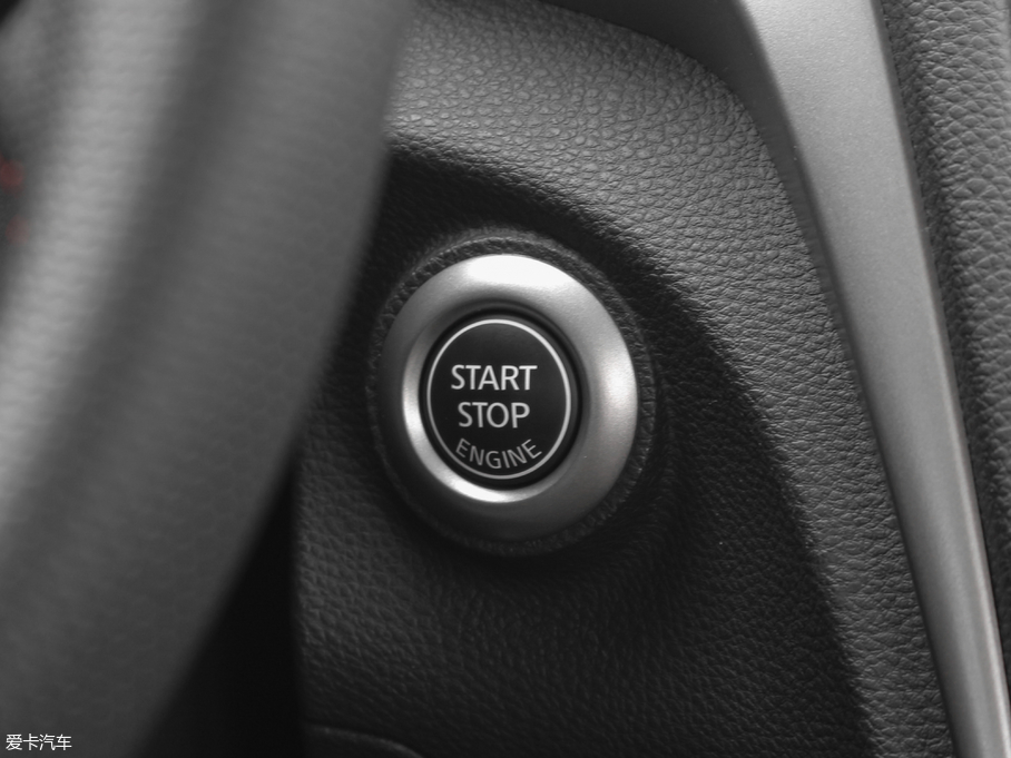 2018���D60 1.6L XV CVT�����A��