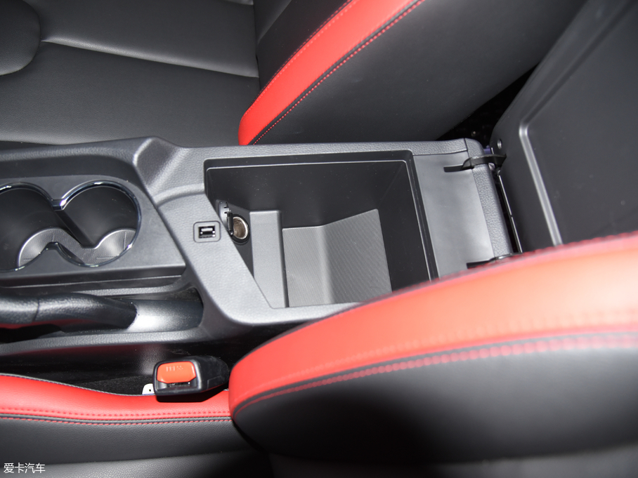 2018D60 1.6L XL CVTӢ