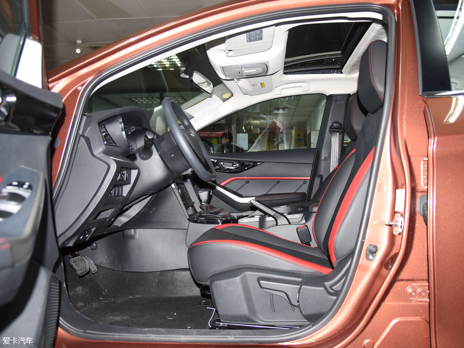 2018D60 1.6L XL CVTӢ