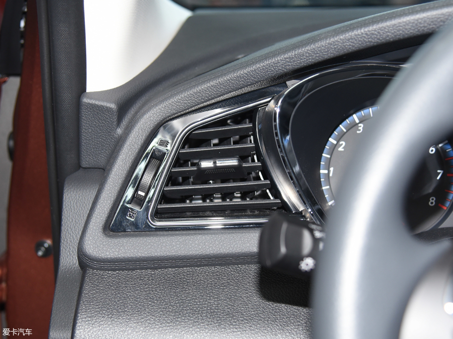 2018D60 1.6L XL CVT(lin)Ӣ