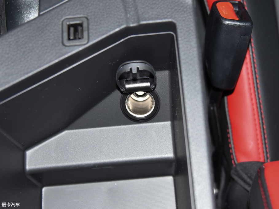 2018D60 1.6L XL CVTӢ