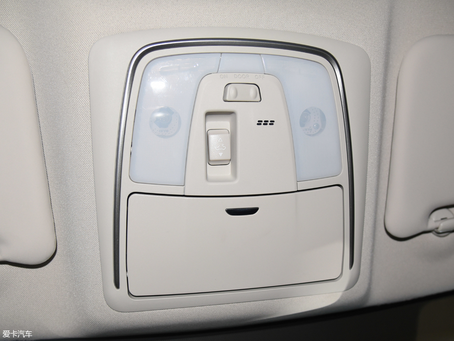 2018D60 1.6L XL CVTӢ