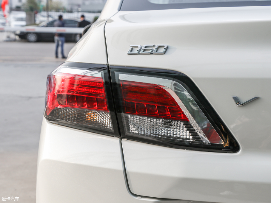 2018D60 1.6L XE քm