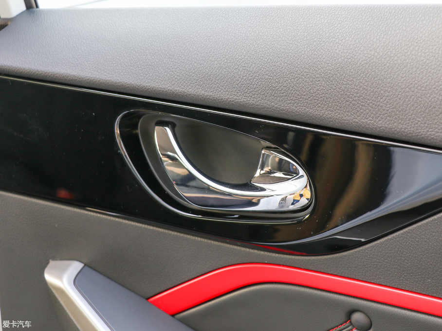 2018D60 1.6L XE քm