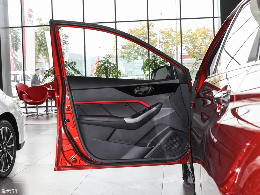 2018���D60 1.6L XL �ք�(d��ng)��(li��n)��Ӣ��