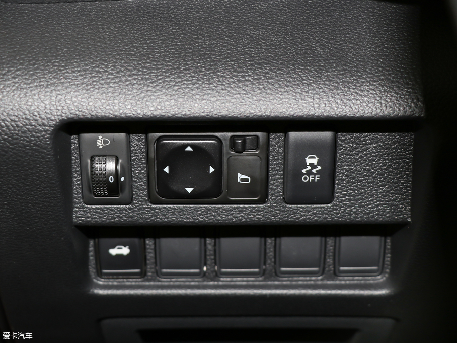 2018���D60 1.6L XL �ք�����Ӣ��