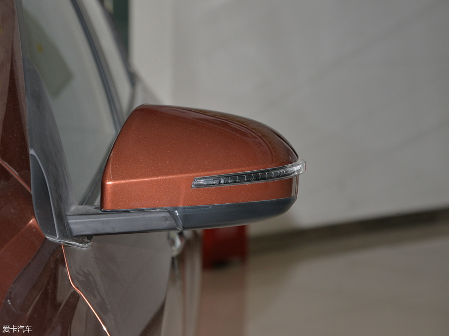 2018���D60 1.6L XL �ք�����Ӣ��