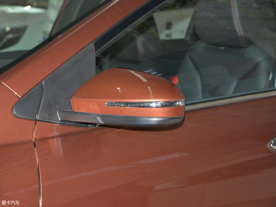 2018���D60 1.6L XL �ք�����Ӣ��