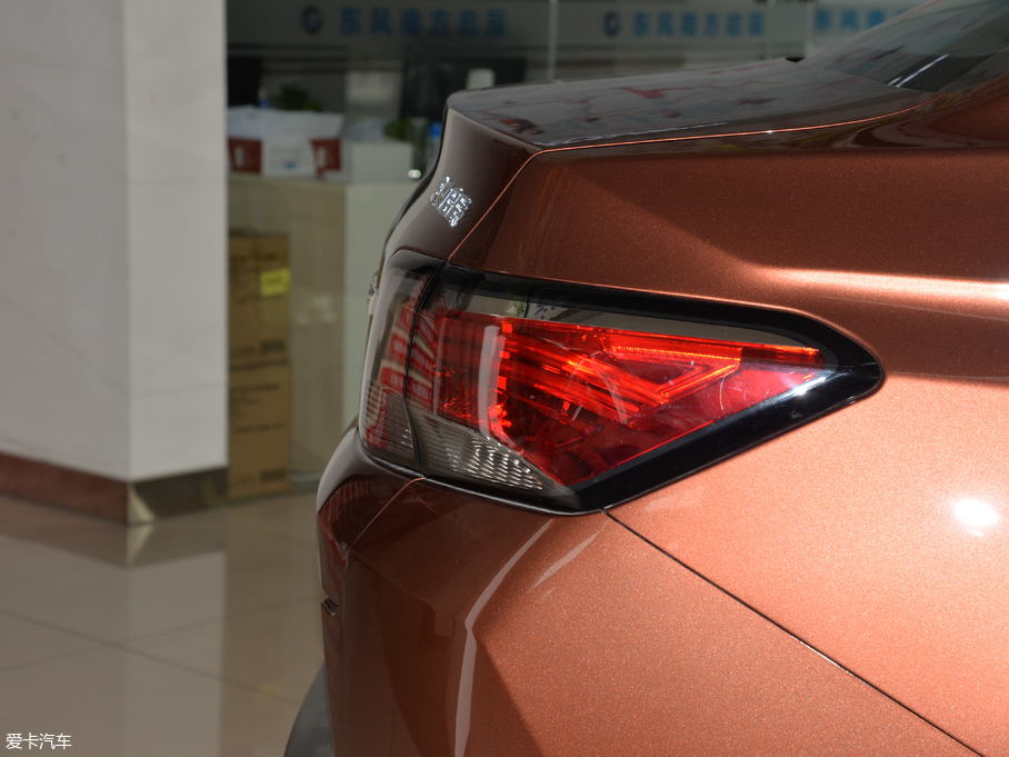 2018���D60 1.6L XL �ք�(d��ng)��(li��n)��Ӣ��