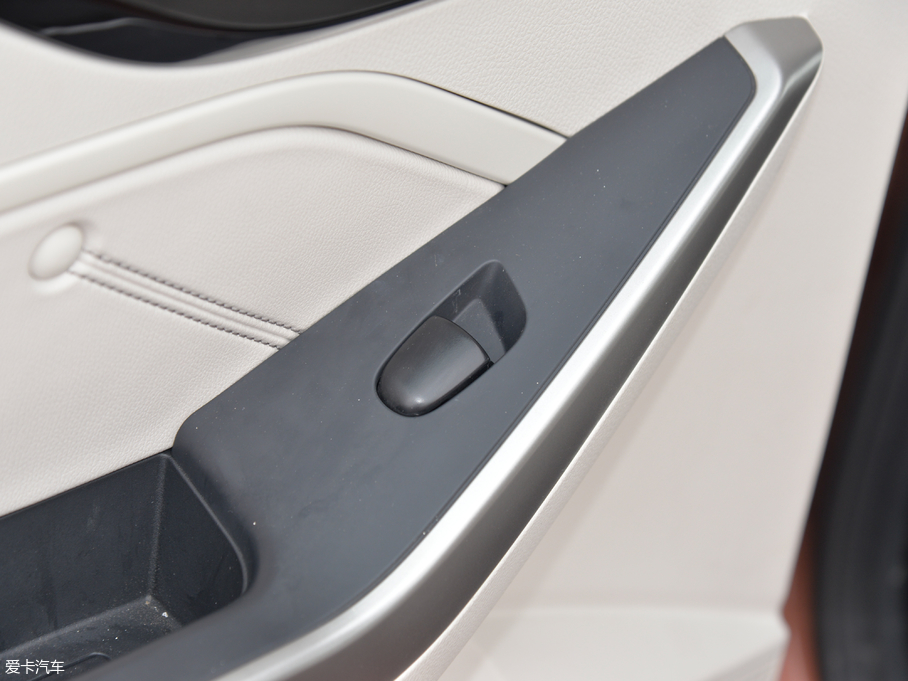 2018���D60 1.6L XV CVT��(li��n)���A��