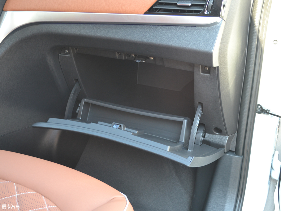 2018T70 2.0L CVT\Ӱ