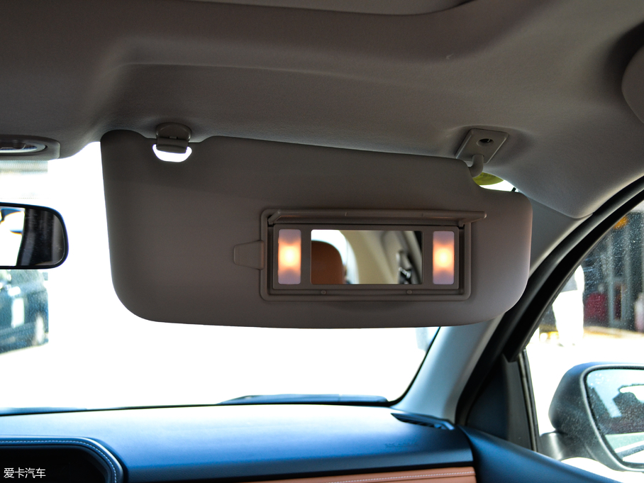 2018T70 2.0L CVT\Ӱ