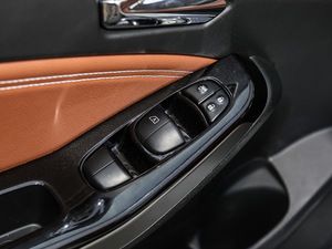 20182.0L CVT\Ӱ {܇ƅ^(q)	