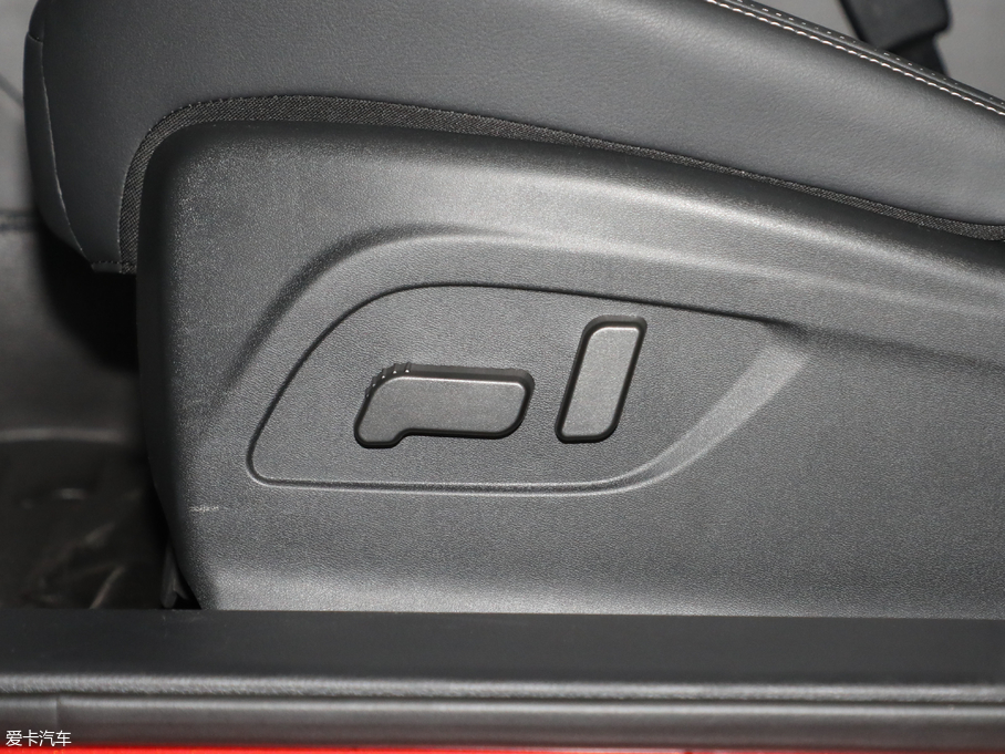 2018T90 2.0L CVTа