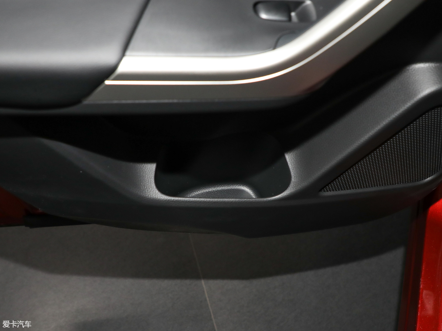 2018T90 2.0L CVTа