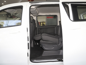 2021款1.5L CVT舒适型 后排座椅放倒