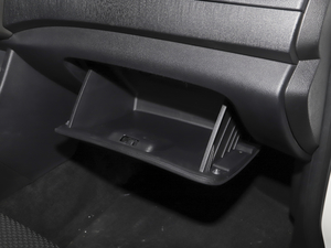 2021款1.5L CVT舒适型 手套箱