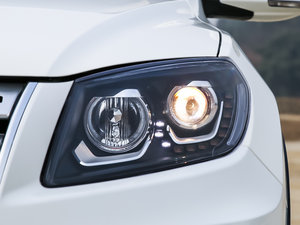 2015款1.8L 手动豪华型 大灯