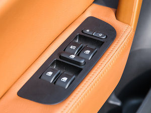 2015款1.8L 手动豪华型 主驾车窗控制区	