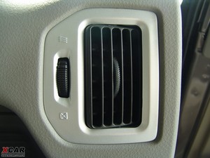 2009款1.5L 标准版 中控区