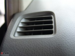 2009款1.5L 标准版 中控区