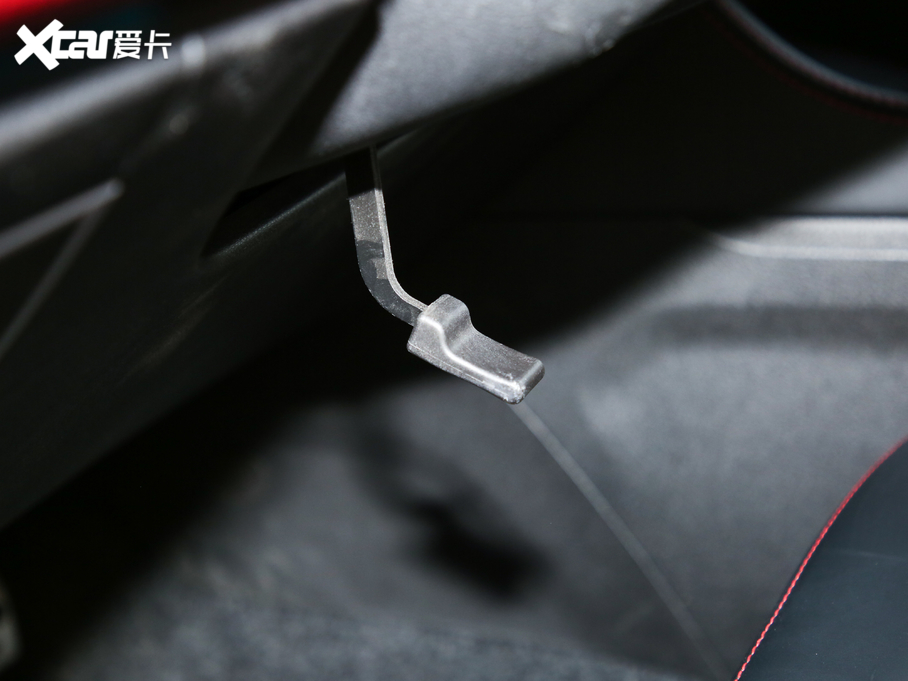 2019BJ40 2.0T ԄЫC˰Ş V