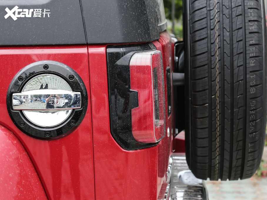 2020BJ40 2.0T ԄЫC˰ b