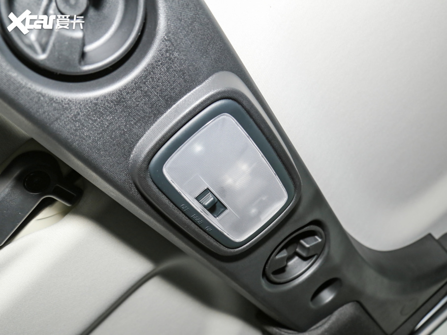 2023BJ40 2.0D Ԅ(q)hӢ۰?zhn)b