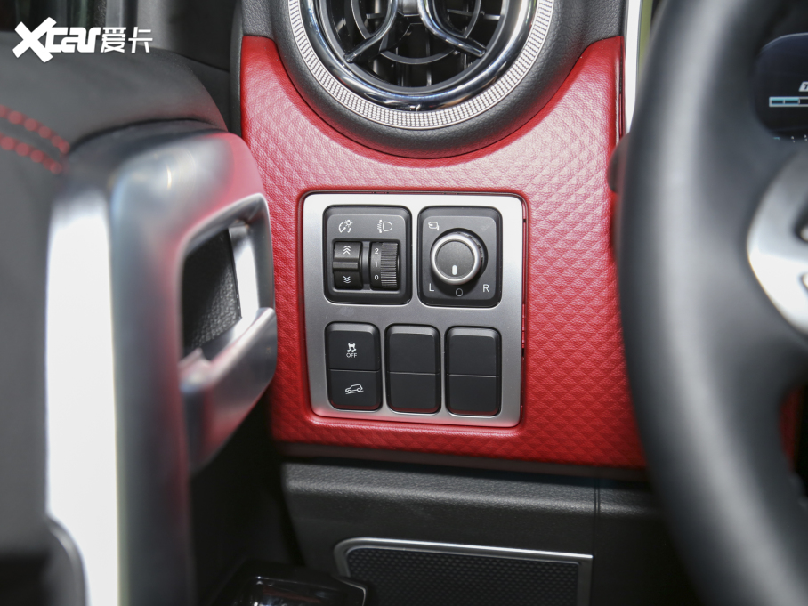 2023BJ40 2.0T ԄЫC˰b