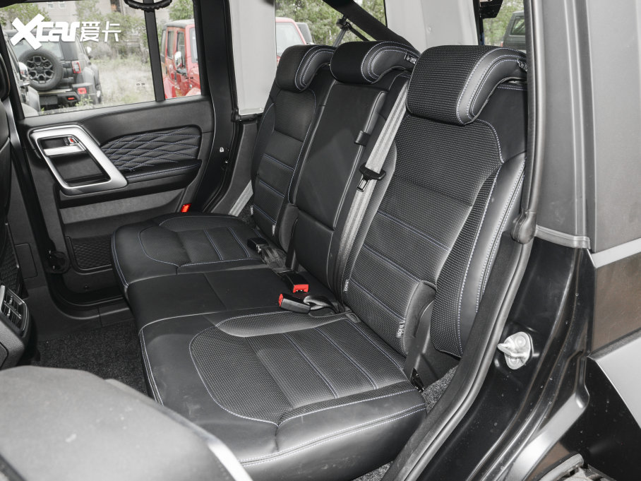 2023BJ40 2.0D Ԅ򌵶hӢ۰b(ǰ늿i)