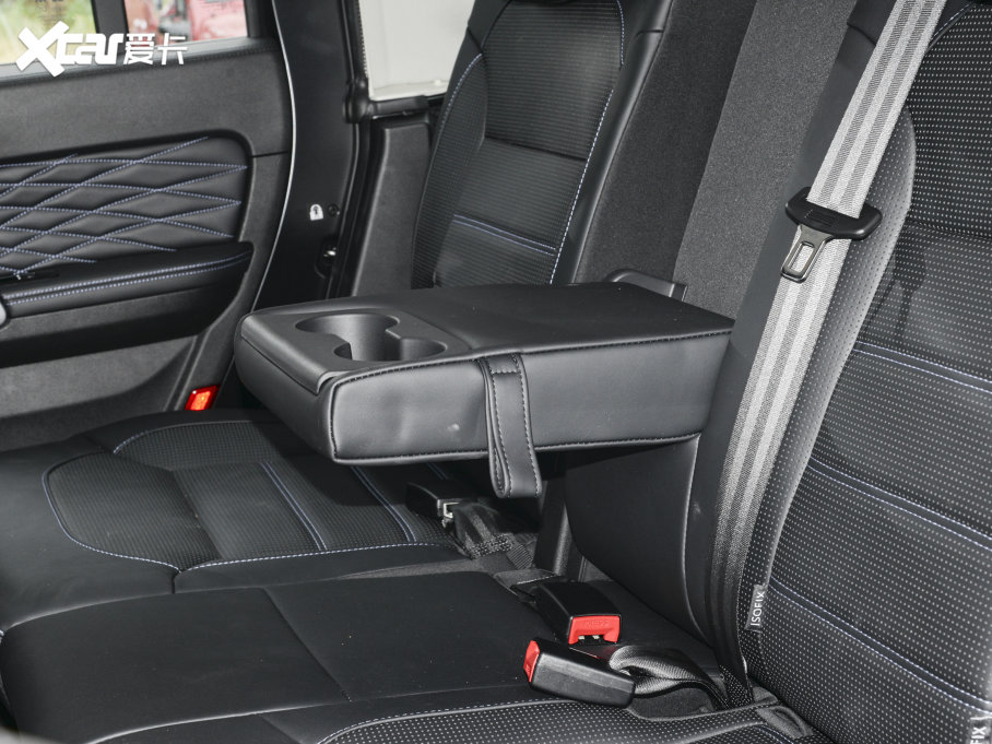 2023BJ40 2.0D Ԅ򌵶hӢ۰b(ǰ늿i)