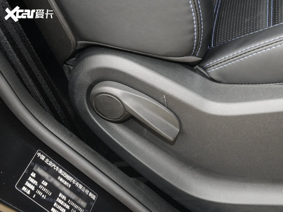 2023BJ40 2.0D Ԅ򌵶hӢ۰b(ǰ늿i)