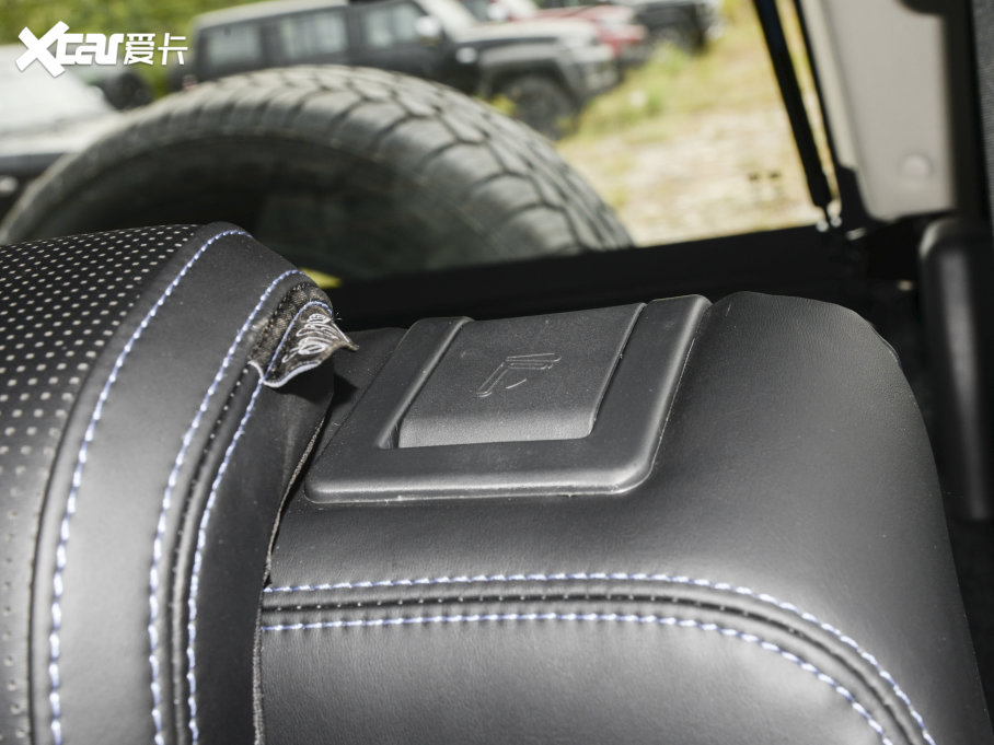 2023BJ40 2.0D Ԅ򌵶hӢ۰b(ǰ늿i)