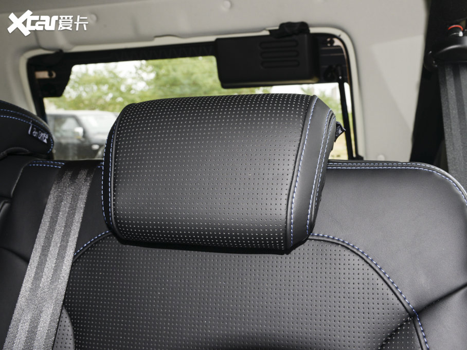 2023BJ40 2.0D Ԅ(q)hӢ۰?zhn)b(ǰ늿i)