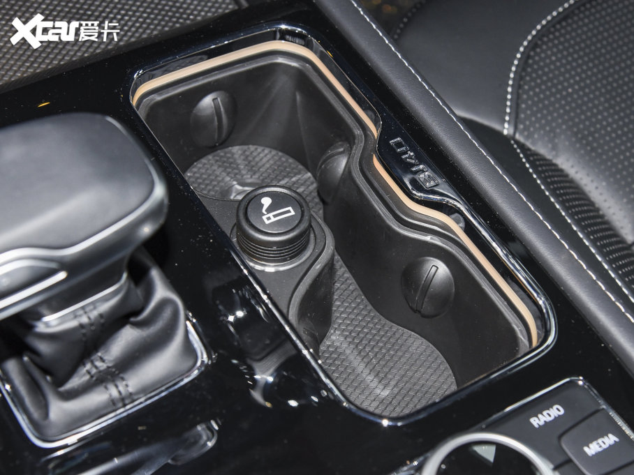 2023BJ40 2.0T Ԅh܊