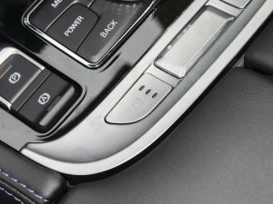 20232.0D Ԅ򌵶hӢ۰b(ǰ늿i) g