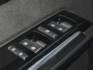 20232.0D Ԅ򌵶hӢ۰b(ǰ늿i) п؅^