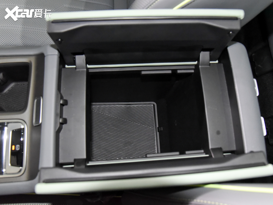 2024BJ40 2.0T ЫC˰ 