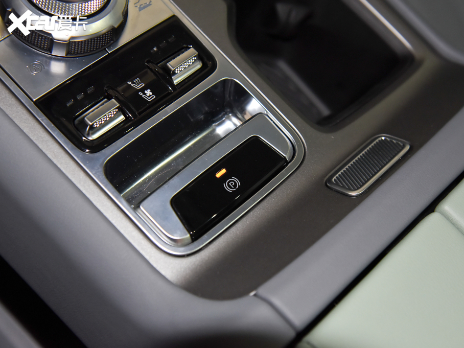 2024BJ40 2.0T ЫC˰ 