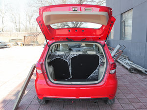2012款1.3L 手动乐天版 空间座椅