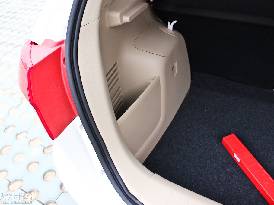 2013EϵЃɎ 1.5L ԄӘа