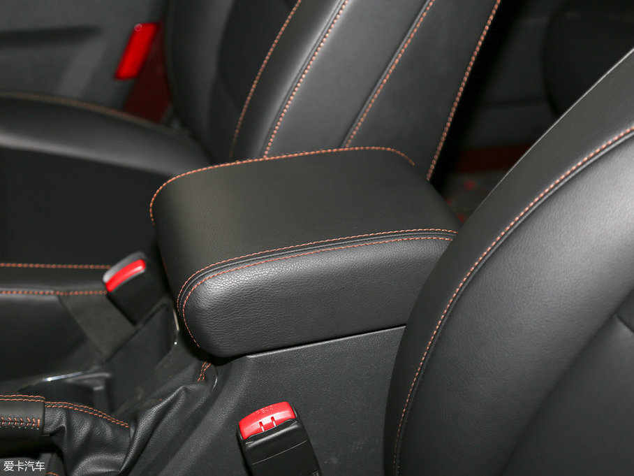 2016BJ40 L 2.3T Ԅ(q)