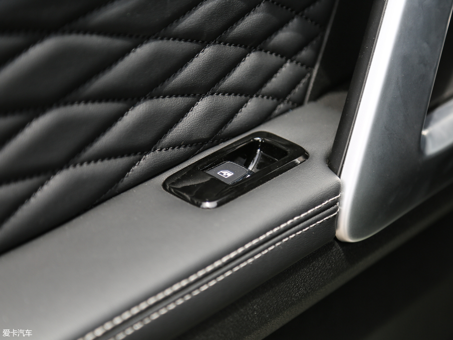 2018BJ40 PLUS 2.0T ք V