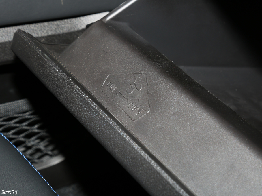 2018BJ40 PLUS 2.3T ԄŞ V