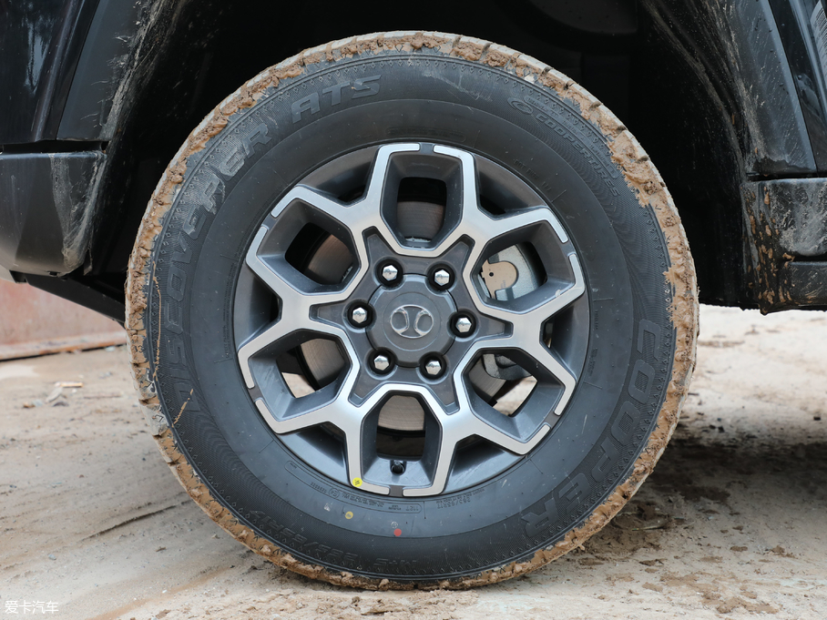 2018BJ40 PLUS 2.3T Ԅ V