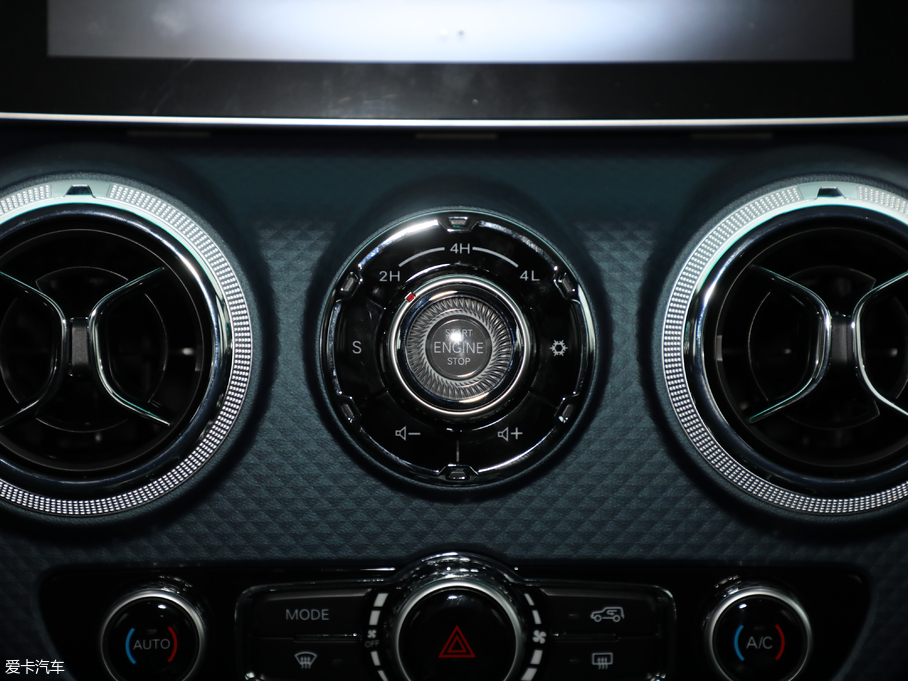 2018BJ40 PLUS 2.3T Ԅ V