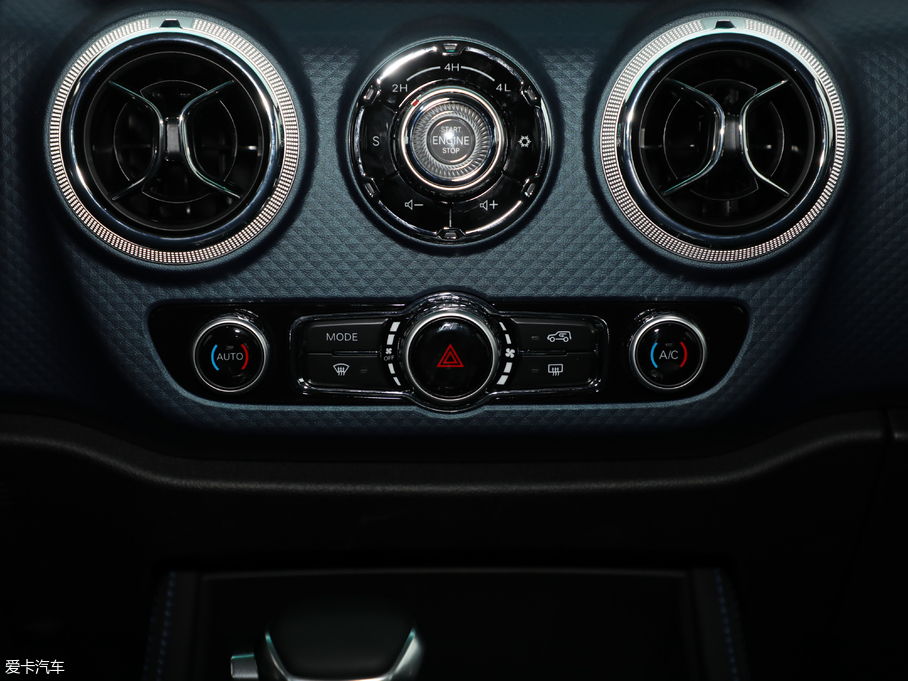 2018BJ40 PLUS 2.3T Ԅ V